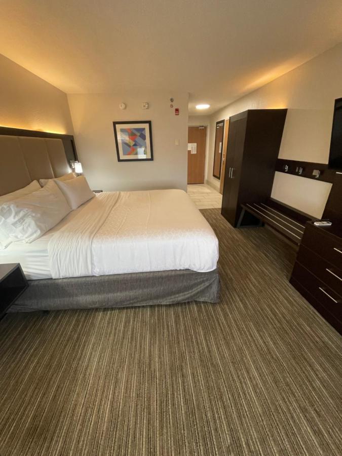 Holiday Inn Express Hotel & Suites Las Vegas By Ihg Exterior foto